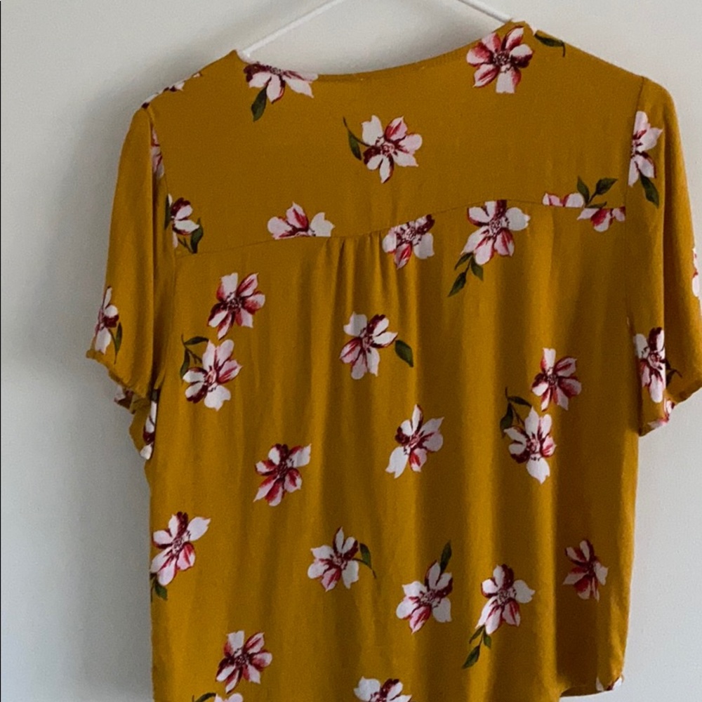 Flower patterned blouse - Picture 3 of 3